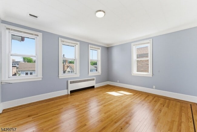 Building Photo - 773 Kingsland Ave