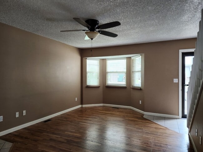 Building Photo - 5537 Denmark Ct