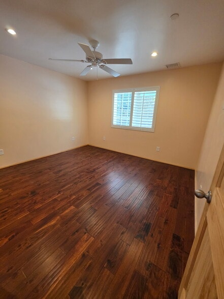 Building Photo - 6172 Sylvan Dr