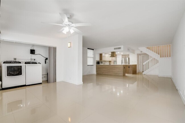 Building Photo - 20350 W Country Club Dr