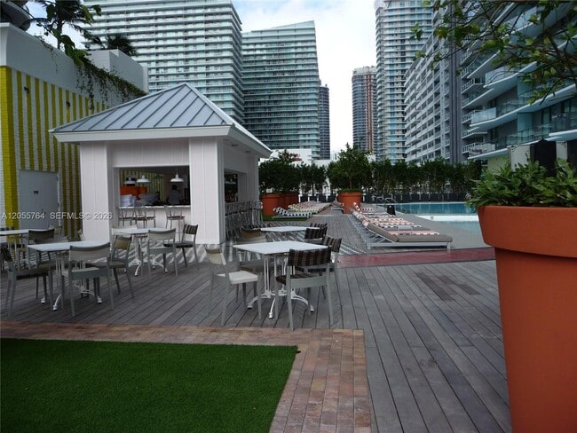 Building Photo - 1300 S Miami Ave