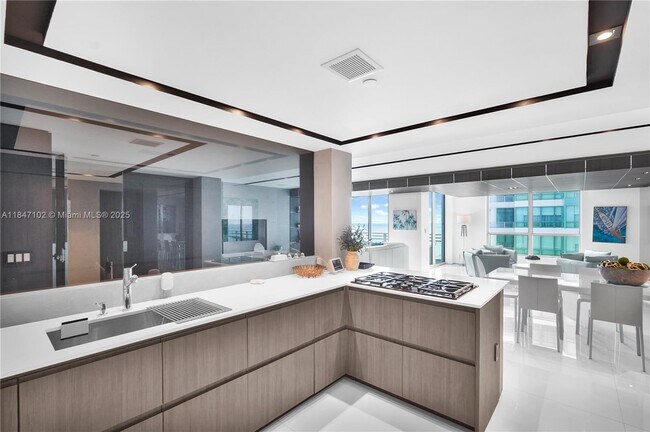 Building Photo - 3535 S Ocean Dr