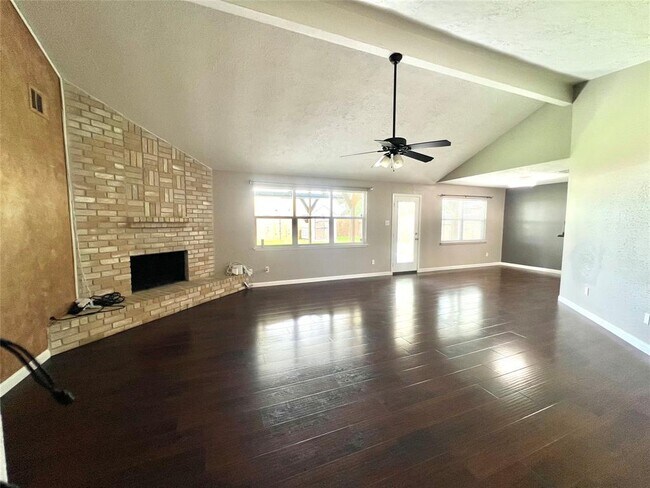 Building Photo - 22114 Pearl Lake Dr