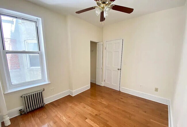 Building Photo - 457 Park Pl