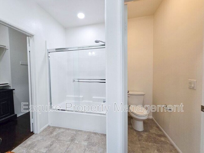 Building Photo - 320 Harbor Breeze Dr