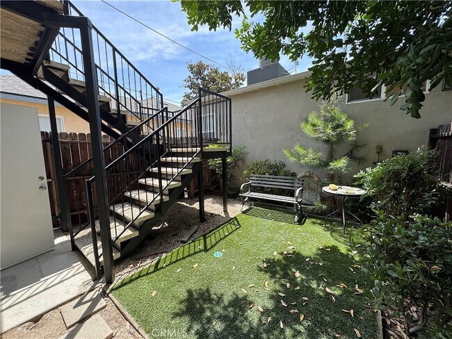 Building Photo - 2306 N Catalina St