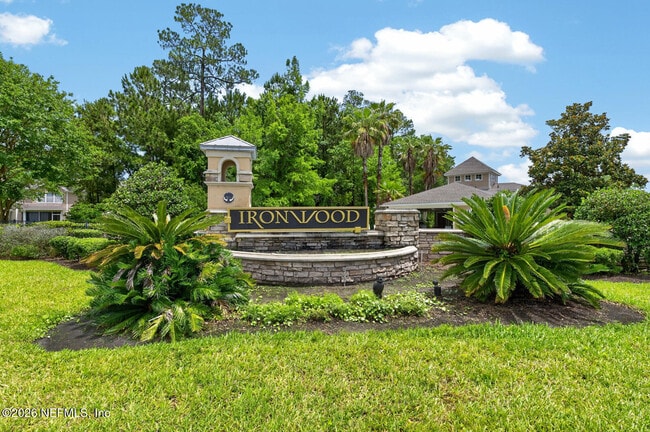 Building Photo - 4166 Highwood Dr