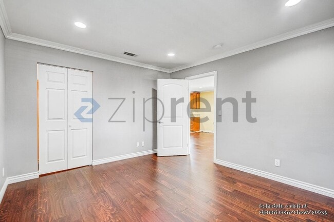 Building Photo - 4619 165th St