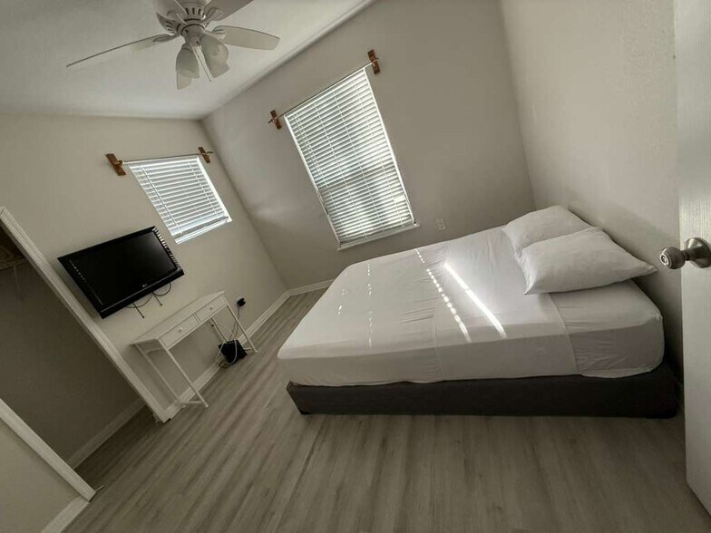 Building Photo - 5526 Pga Blvd