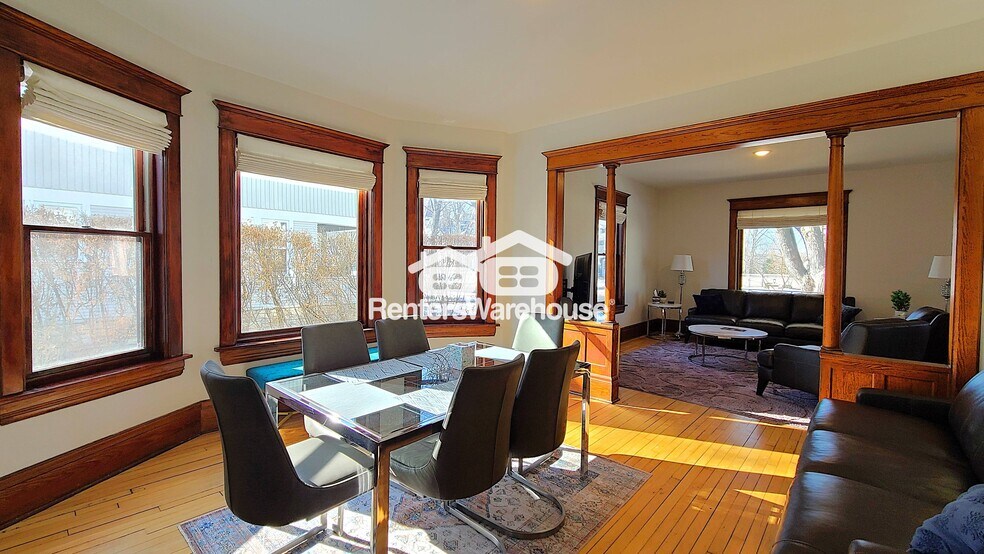 Building Photo - 1026 3rd St