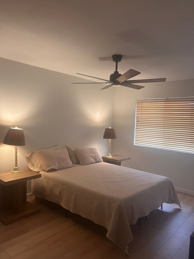 Building Photo - Fully Furnished Beautiful condominium in Excellent location