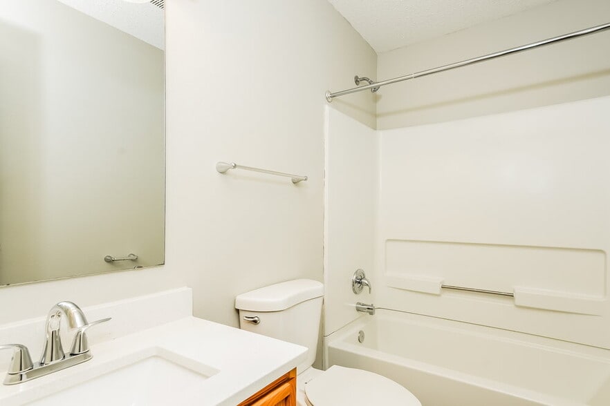 Building Photo - 8418 Spring Wind Dr