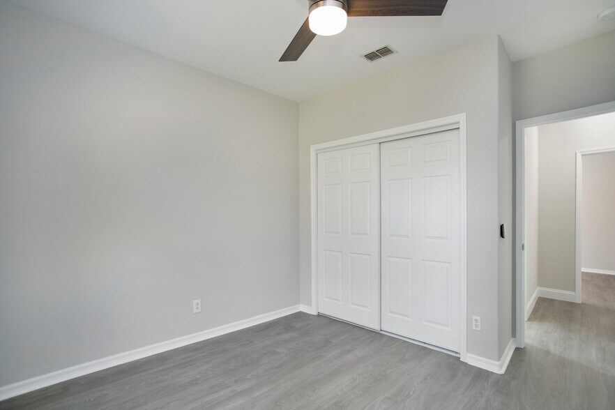 Building Photo - 2921 Inlet Cove Ln E