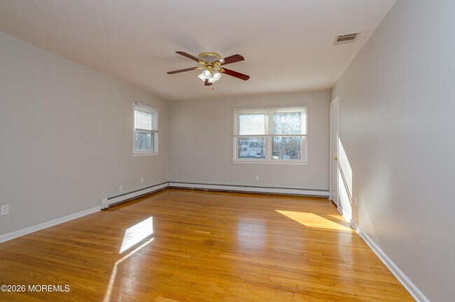 Building Photo - 878 Green Valley Rd