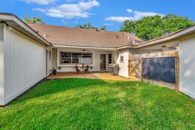 Building Photo - 18623 Prince William Ln