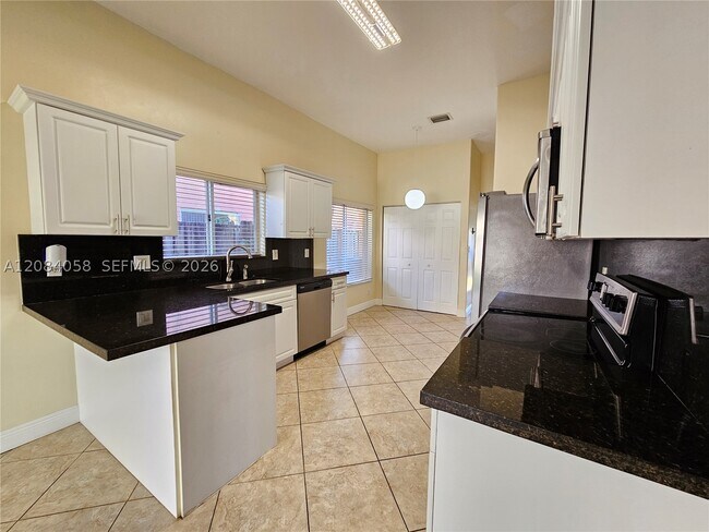 Building Photo - 14209 SW 160th Ct