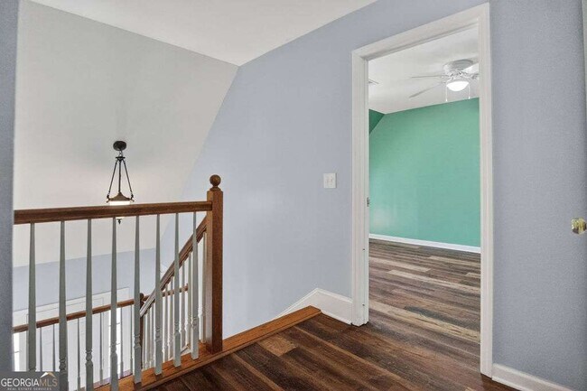 Building Photo - 354 E Creek Bend