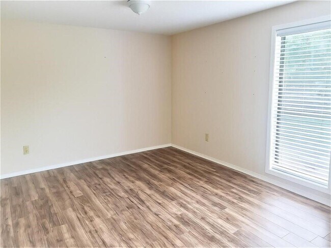 Building Photo - 602 Wynnes Ridge Cir SE