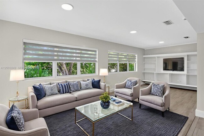 Building Photo - 6090 SW 63rd Ave