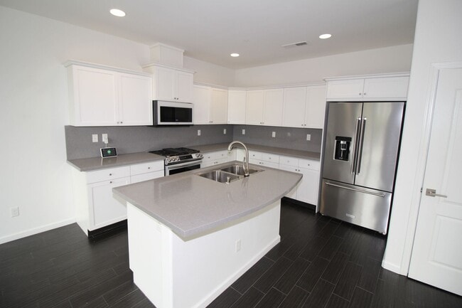 Building Photo - 2102 Makenna Dr