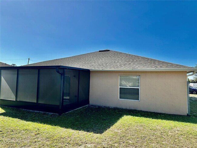 Building Photo - 536 Lakeview Dr