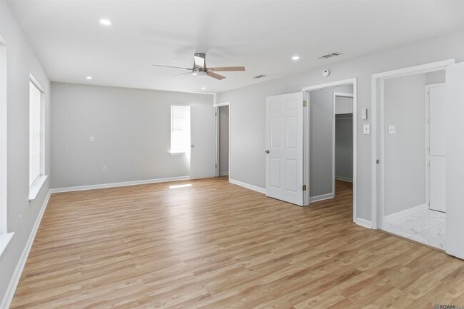 Building Photo - 1455 Marilyn Dr