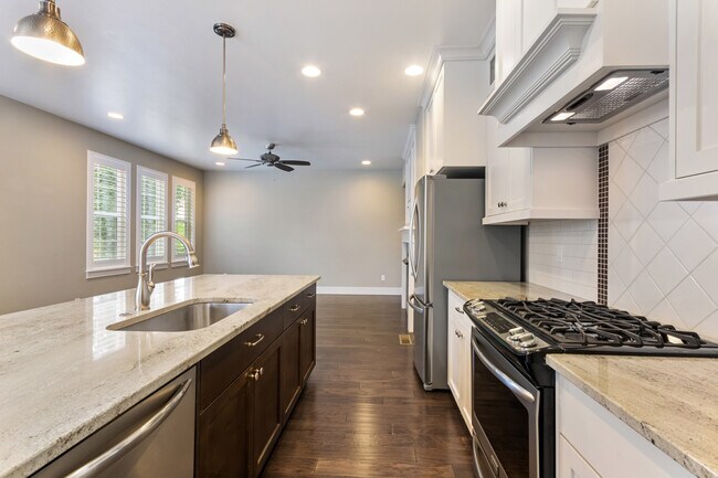 Building Photo - 3846 S Caddis Pl