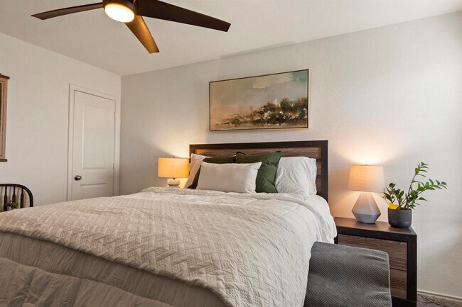 Building Photo - 5932 Bianca Dr