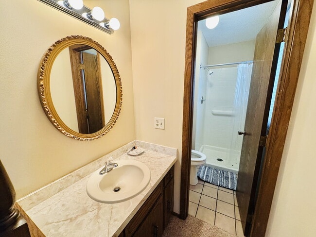 Building Photo - Winter Special half month off with February move in! 4-Bedroom Home in Blaine with 2 Full Baths a...