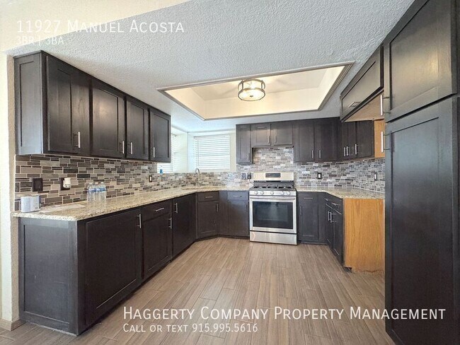 Building Photo - 11927 Manuel Acosta Dr
