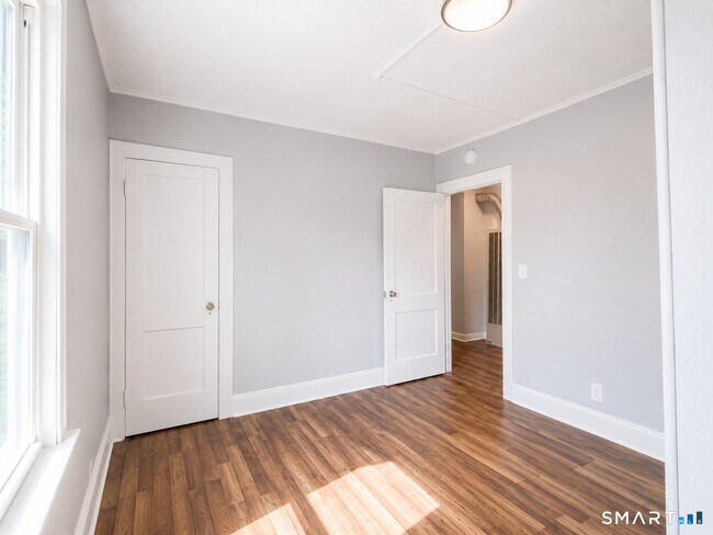 Building Photo - 893 Highland Ave
