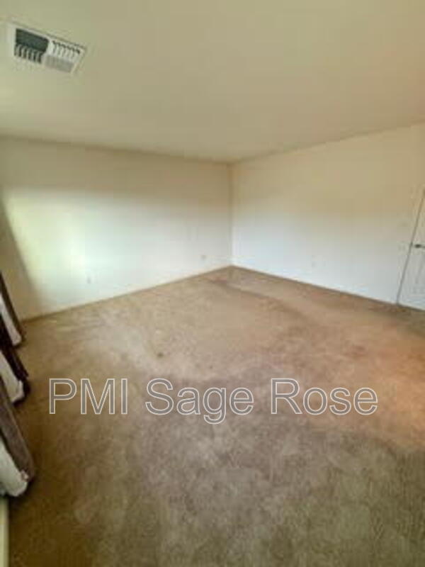 Building Photo - 8932 Coyote Blf Dr