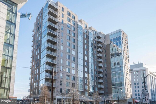 Building Photo - 930 Wayne Ave