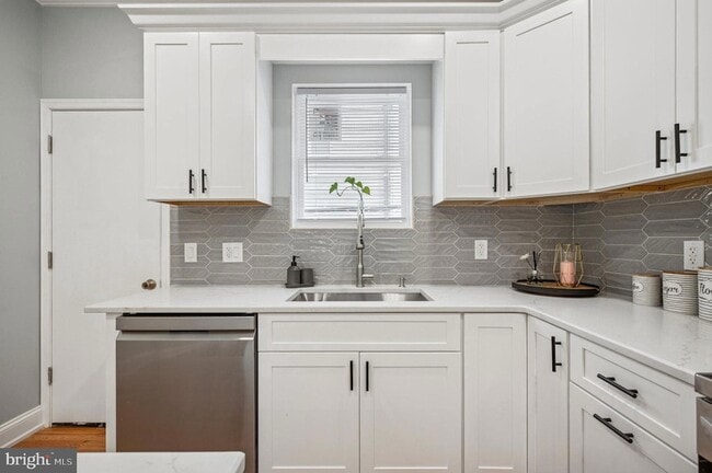 Building Photo - 1317 S 19th St