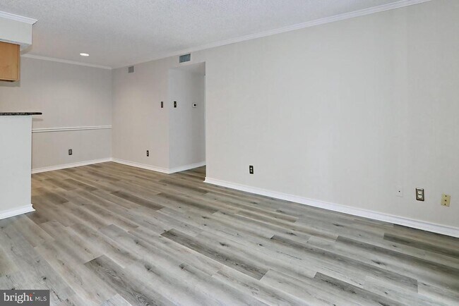 Building Photo - 1513 Lincoln Way