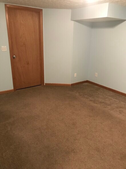 Partially finished basement - 206 Macfalls Way