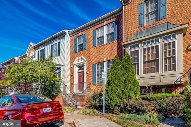 Building Photo - 947 Harrison Cir