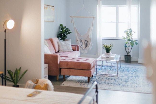 Building Photo - 202 E Main St