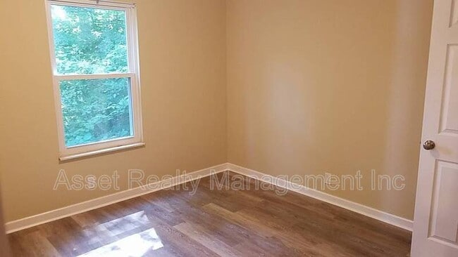 Building Photo - 2817 Colt Dr NE