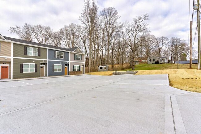 Building Photo - 8085 Bell Campground Rd