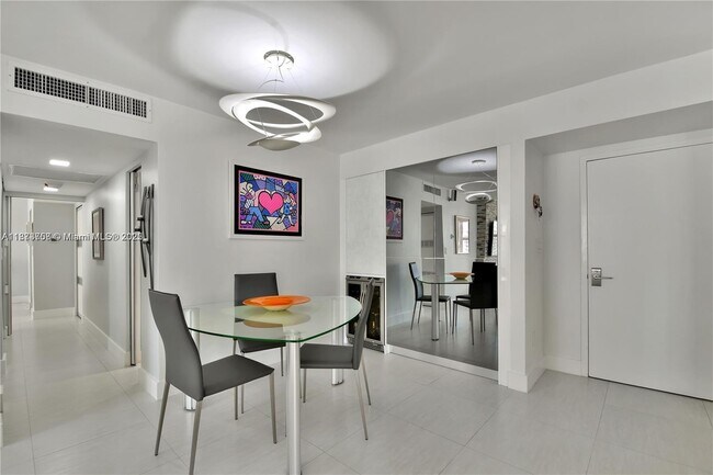 Building Photo - 5750 Collins Ave
