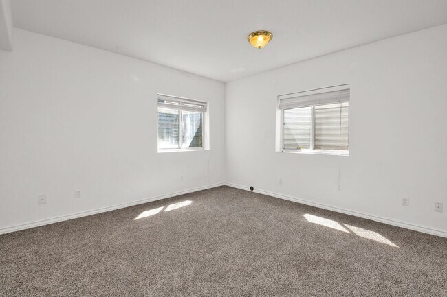 Building Photo - 2070 N 650 W