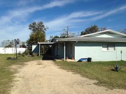 Building Photo - 208 NW River Rd