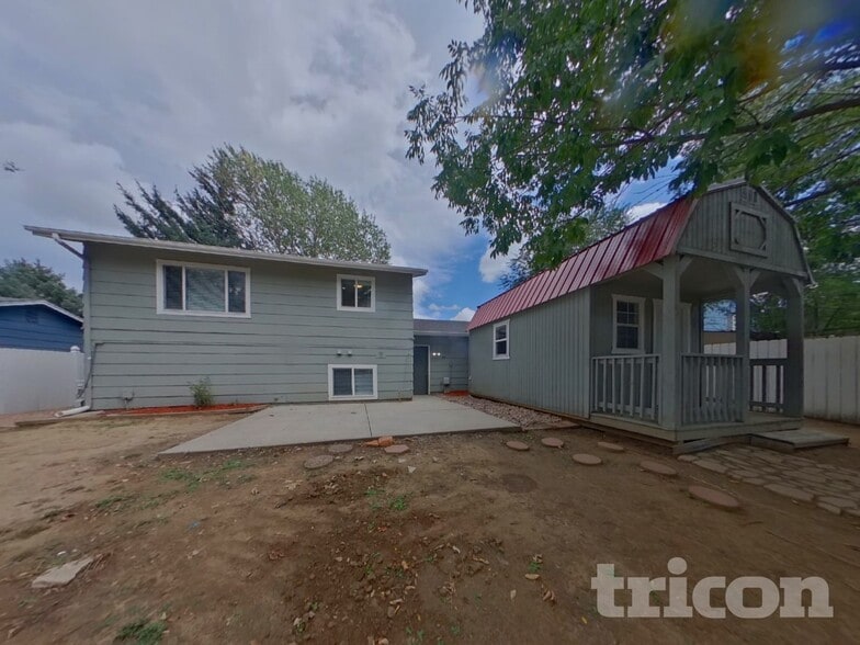 Building Photo - 6650 Brook Forest Dr