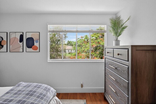 Building Photo - 1374 Canary Island Dr