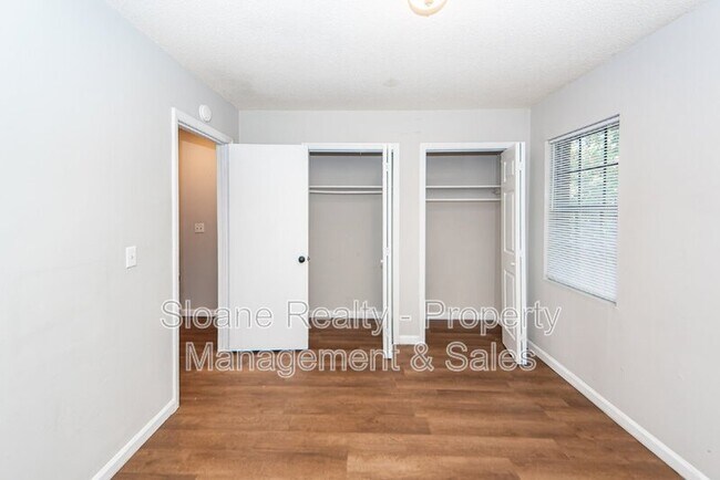 Building Photo - 296 Fleming Rd