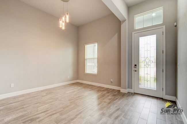 Building Photo - 6263 W Fallsgrove Ln