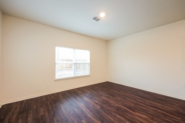 Building Photo - 7302 Lazy Cyn