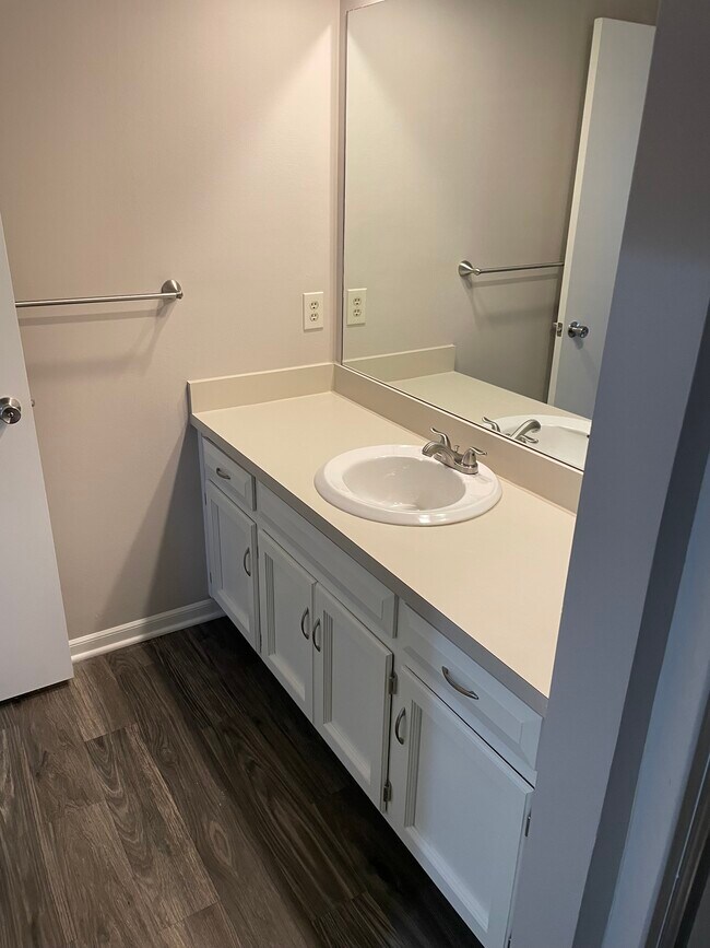 Building Photo - 5617-5623 NW 66th Terrace