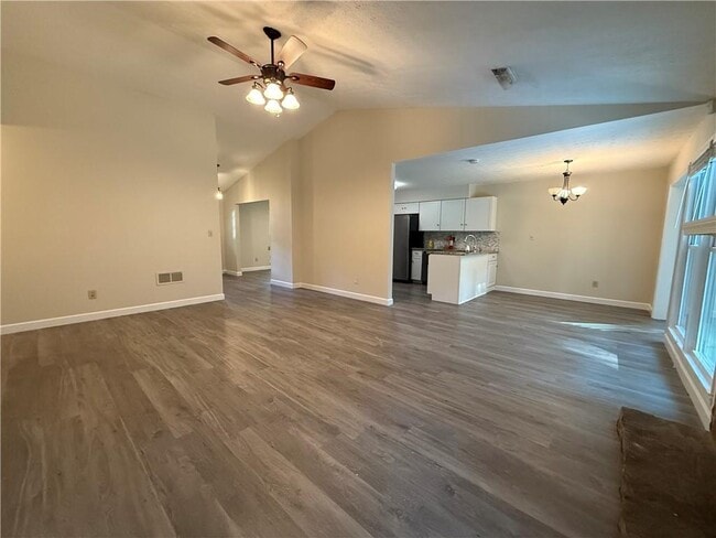 Building Photo - 520 Cranberry Pl